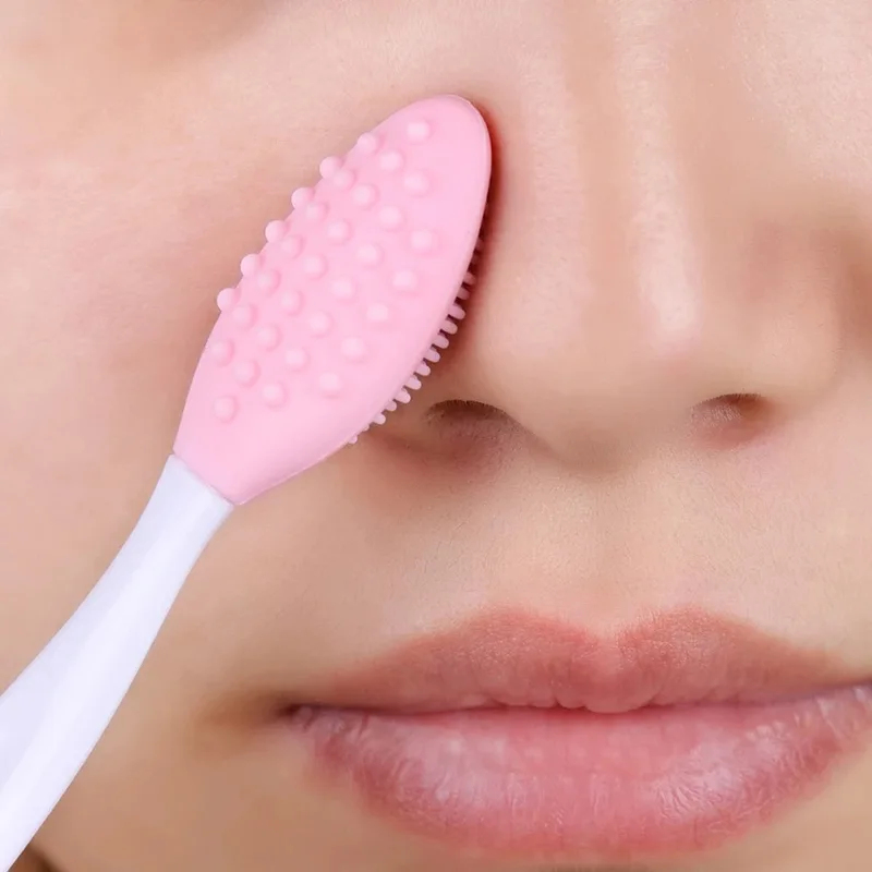Skincare Qv - فرشاة سيليكون لتنظيف الوجه وإزالة الرؤوس